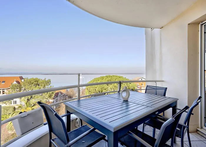 Apartment - T3 Avec Terrasse, Parking Et Wifi - Fr-1-433-131