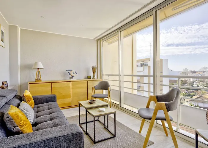 Apartment - T3 Avec Terrasse, Parking Et Wifi - Fr-1-433-131